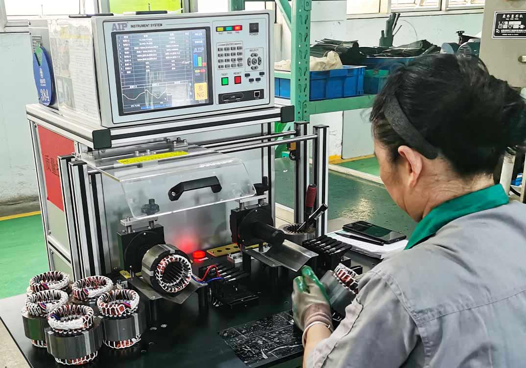 水泵電機定子檢測設備應用現場—艾普智能.jpg 水泵電機定子檢測設備應用現場—艾普智能.jpg